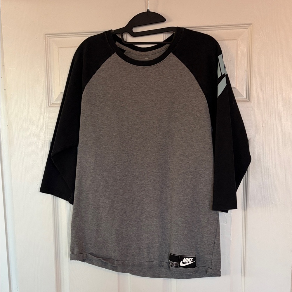 Nike Men's Black and Gray 3/4 Sleeve Tee